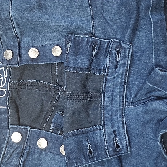 Bundle Of 2 Rue21 Women's Stretch Denim Shorts - Picture 3 of 7